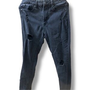 Cute High-Rise Black Straight-legged Ripped Jeans!